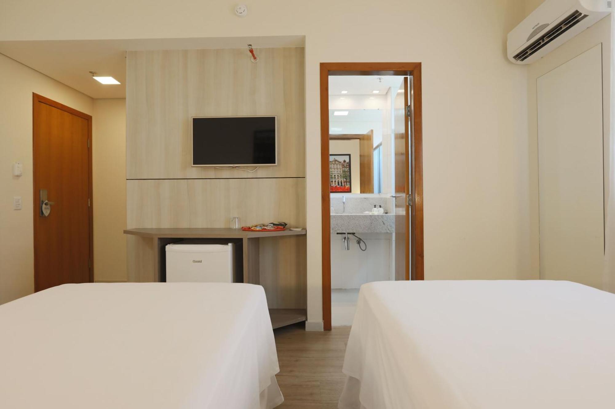 Hotel Amsterdam Montes Claros Eksteriør billede